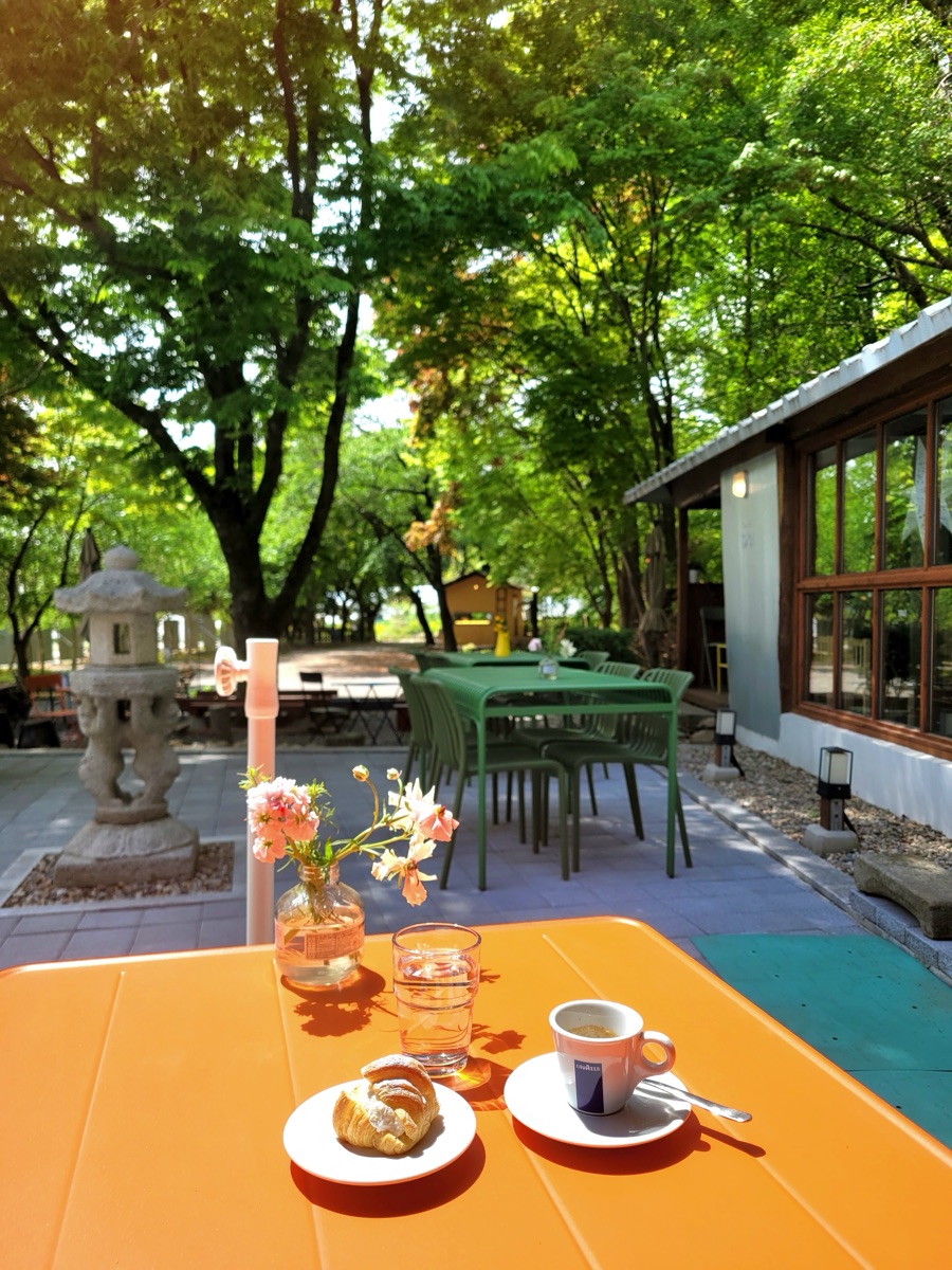 카페1941에서 초록의 자연을 여유롭게 즐기세요 - CAFE 1941